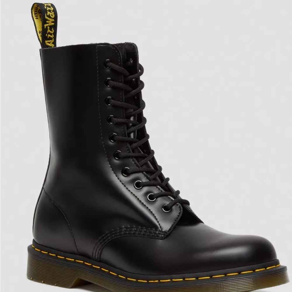 Dr. Martins 1490 Smooth Leather Mid Calf Boots size: 9